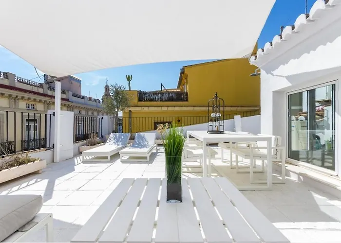 Апартаменты No Turistic Rental, Duplex Penthouse In The Historic Center, Valencia, Ideal For Those Looking To In The City For A Season, Including Professionals And Students