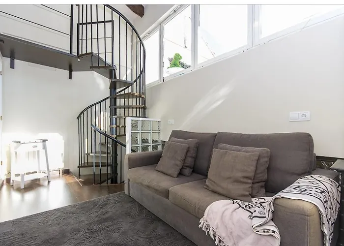 No Turistic Rental, Duplex Penthouse In The Historic Center, Valencia, Ideal For Those Looking To In The City For A Season, Including Professionals And Students Апартаменты