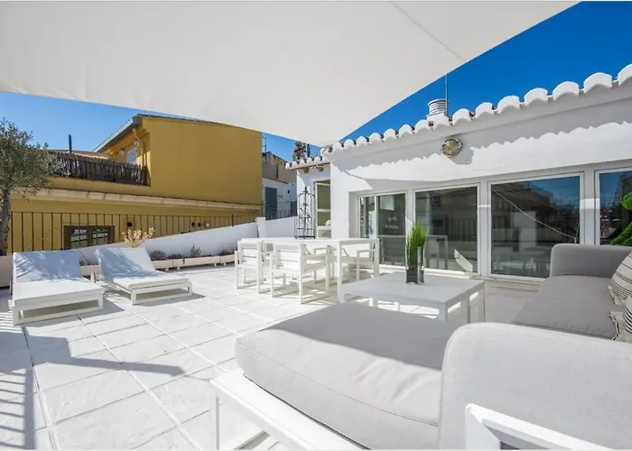 Апартаменты No Turistic Rental, Duplex Penthouse In The Historic Center, Valencia, Ideal For Those Looking To In The City For A Season, Including Professionals And Students Валенсия