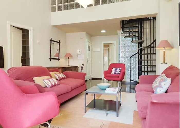 No Turistic Rental, Duplex Penthouse In The Historic Center, Valencia, Ideal For Those Looking To In The City For A Season, Including Professionals And Students Апартаменты *
