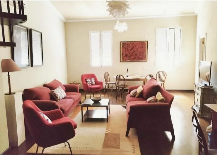 No Turistic Rental, Duplex Penthouse In The Historic Center, Valencia, Ideal For Those Looking To In The City For A Season, Including Professionals And Students * Валенсия